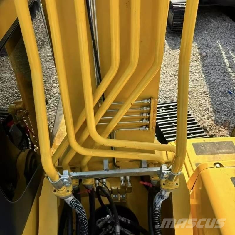 Komatsu 360 Bagri goseničarji