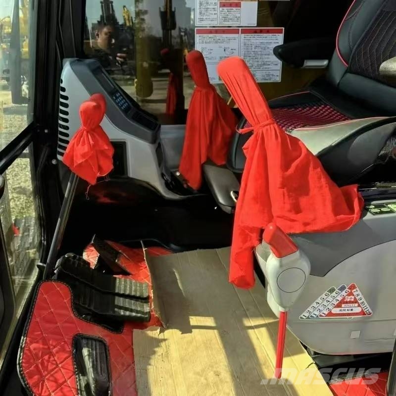 Komatsu 360 Bagri goseničarji