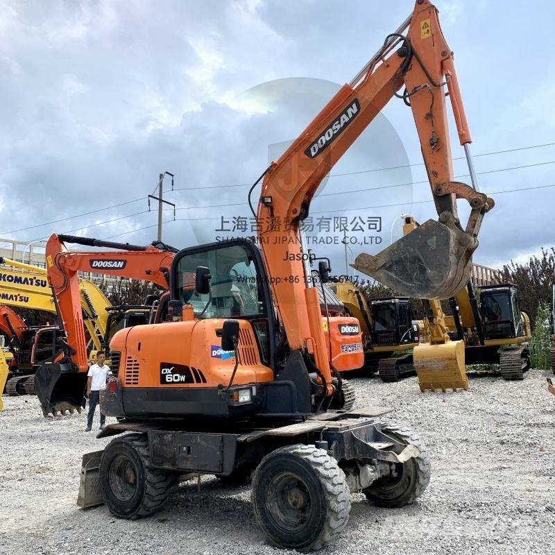 Doosan DX 60 W Gumikerekes kotrók