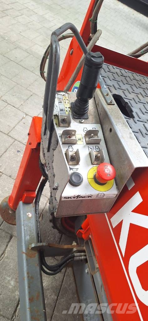 SkyJack SJ 6832 RT Ножничные подъемники