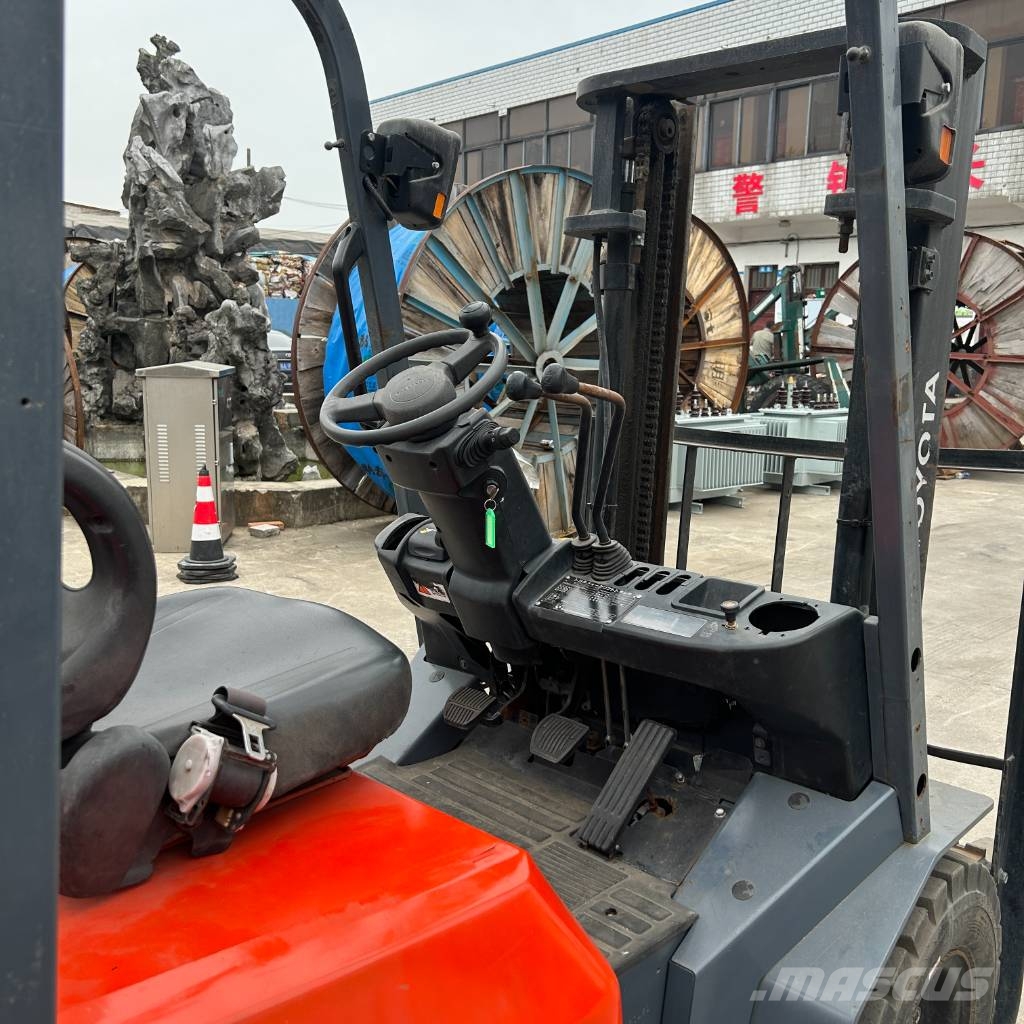 Toyota 8FDN25 Diesel forklifts