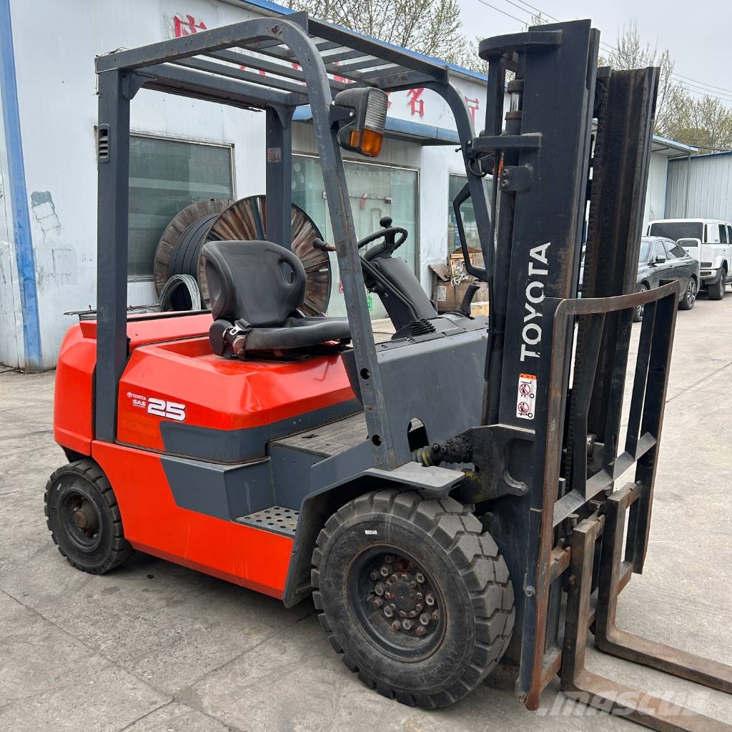 Toyota 8FDN25 Diesel forklifts