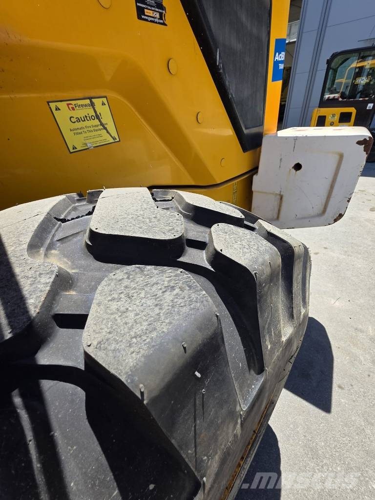 JCB 457 لوادر بعجل