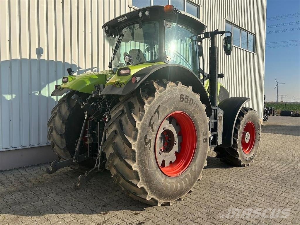 CLAAS Axion 870 Tractoare