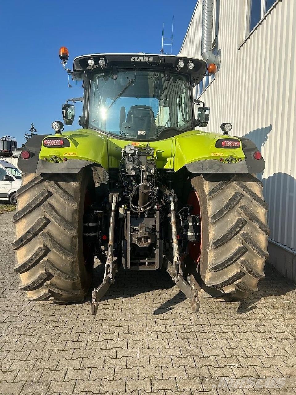 CLAAS Axion 870 Tractoare