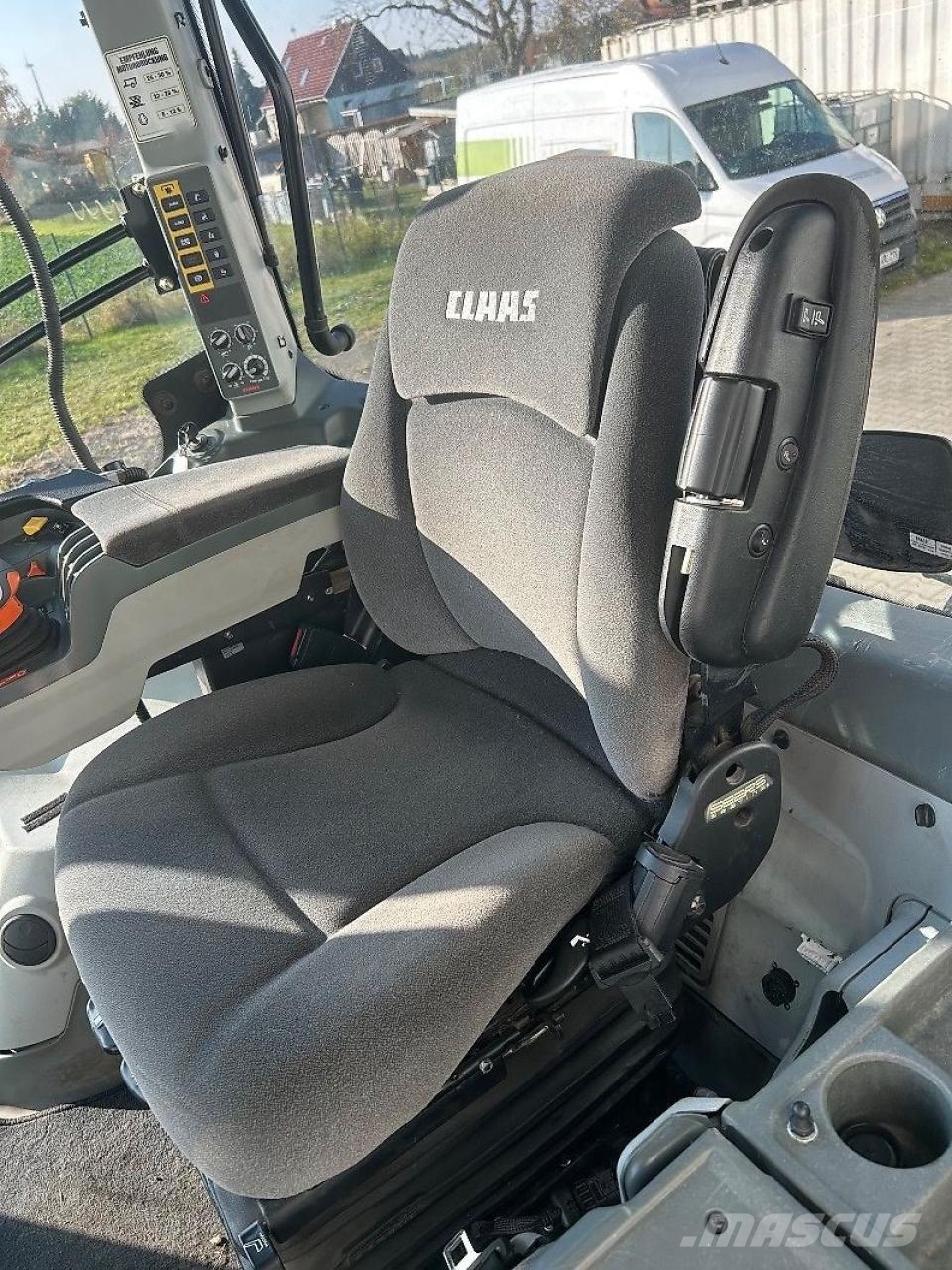CLAAS Axion 870 Tractoare