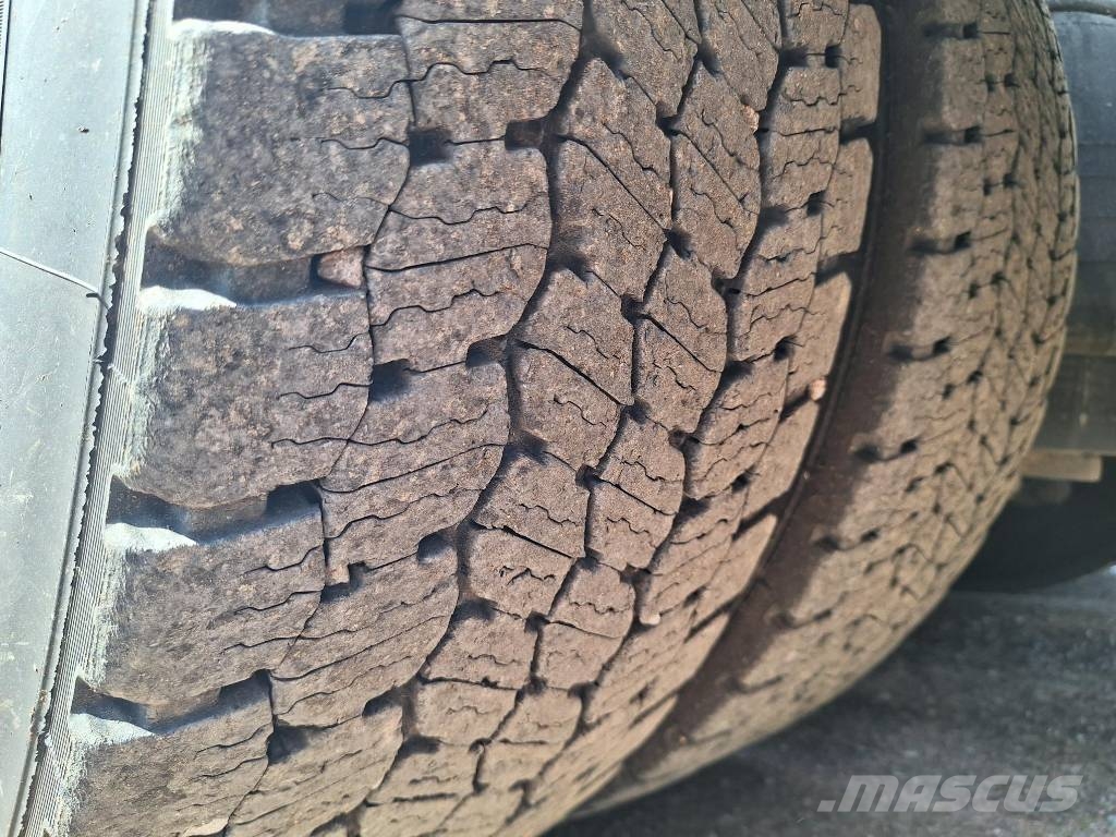Scania R590 LB6x4 Transportes de madera