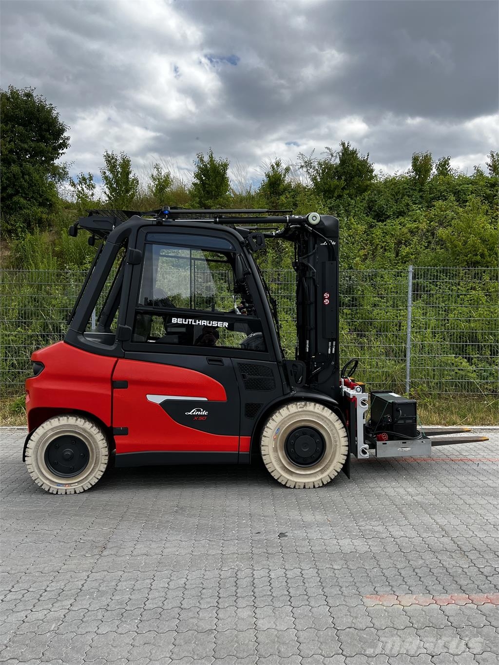 Linde X50 شاحنات ذات رافعات شوكية تعمل بالكهرباء