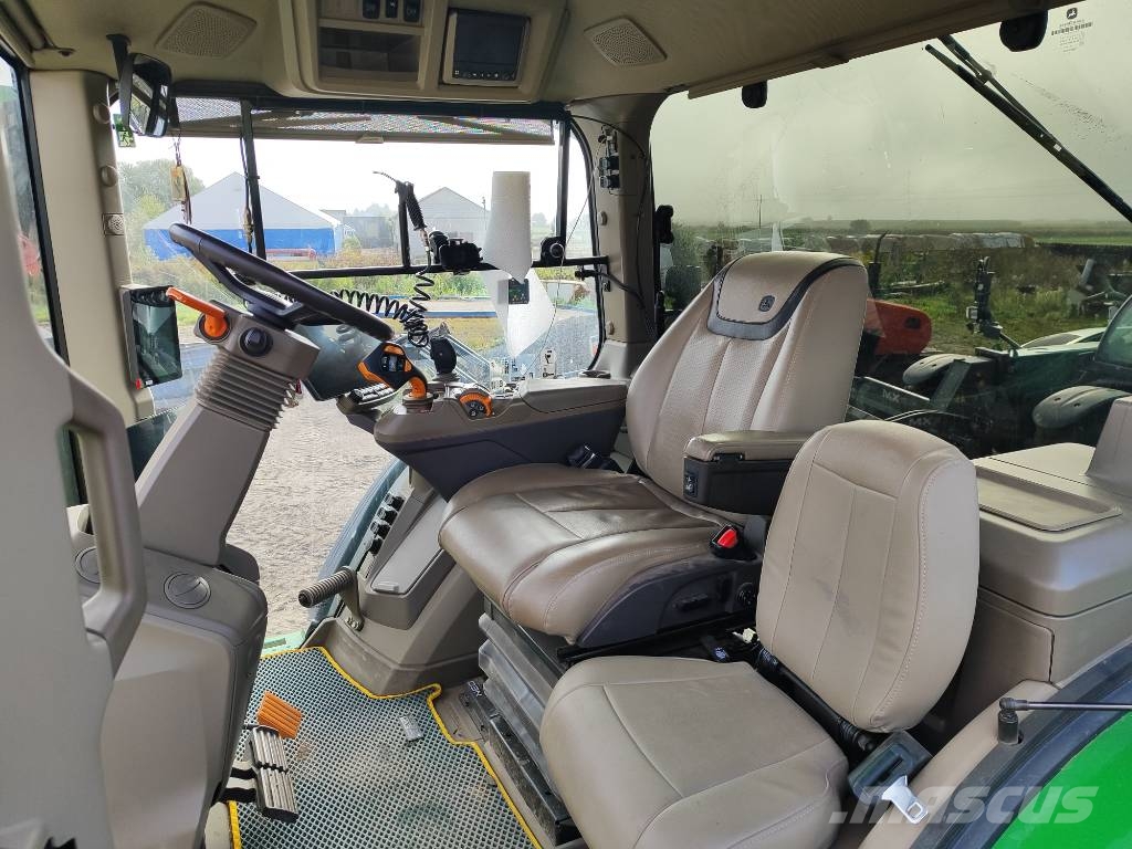 John Deere 8R410 Traktori