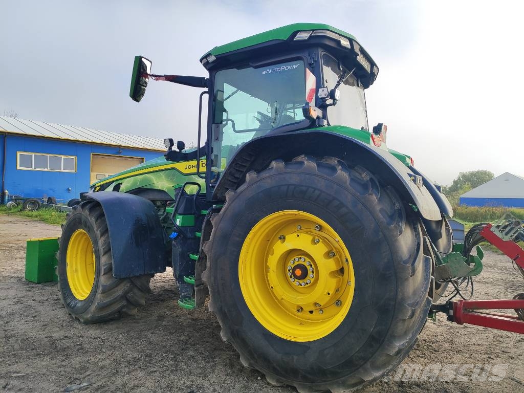 John Deere 8R410 Traktori