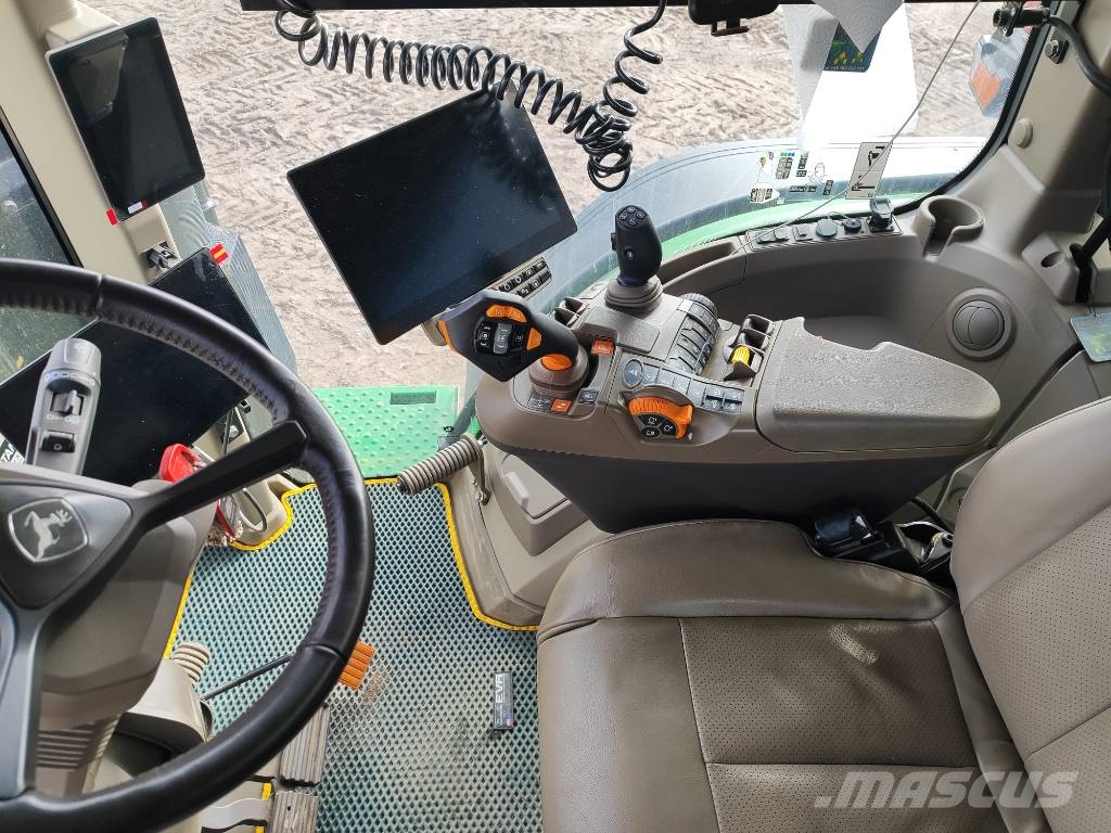 John Deere 8R410 Traktori