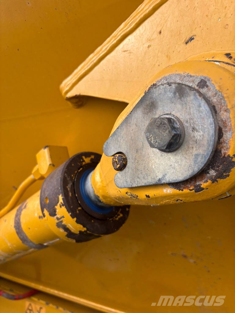 Bell B 20 E Dumper - Knickgelenk