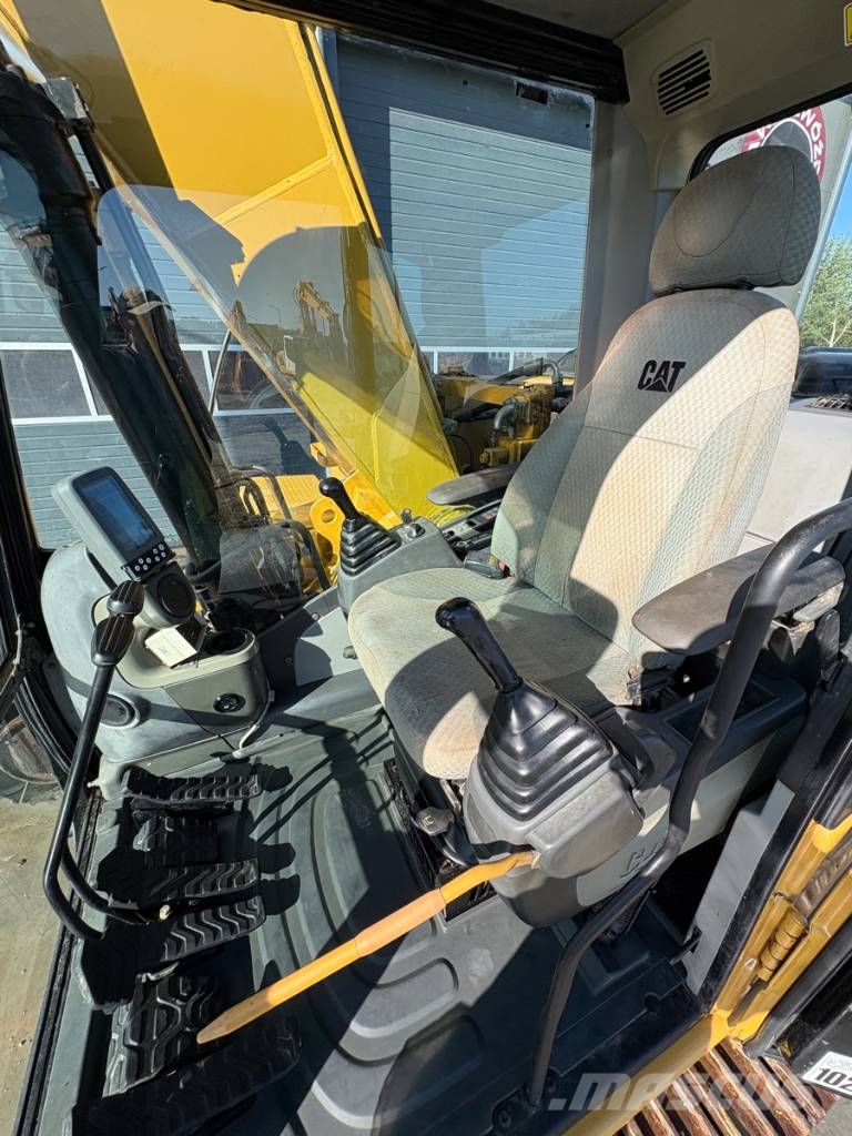 CAT 320DL LONG REACH Гусеничні екскаватори