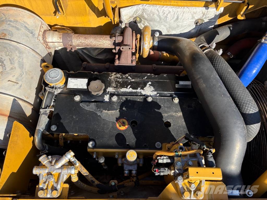CAT 320DL LONG REACH Гусеничні екскаватори