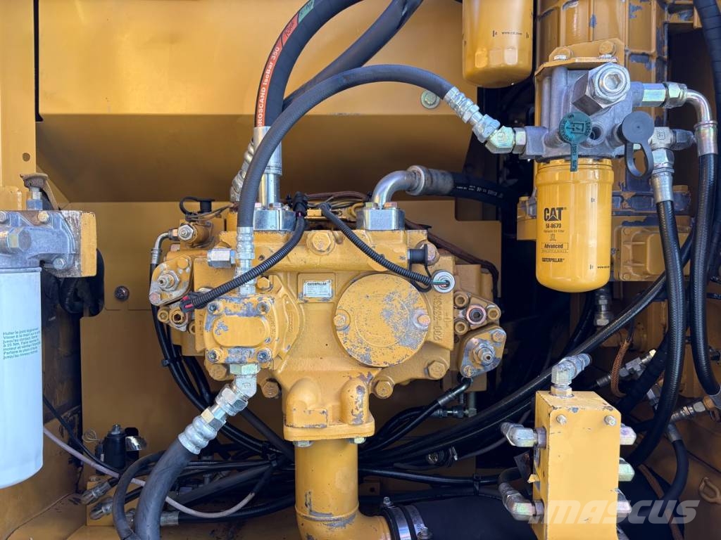 CAT 320DL LONG REACH Гусеничні екскаватори