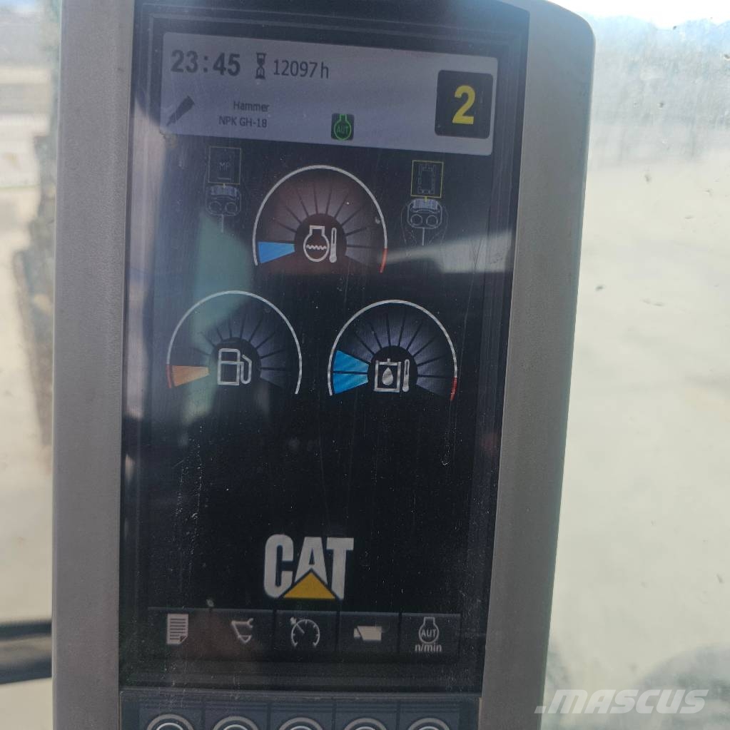 CAT 318 D Bageri točkaši