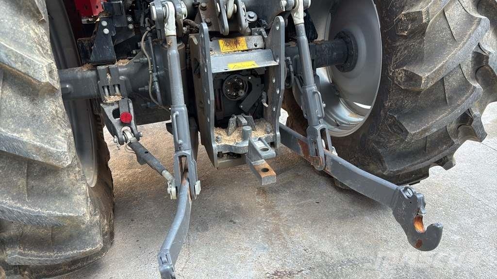 Massey Ferguson MF 5712 M Traktori