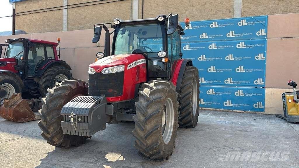 Massey Ferguson MF 5712 M Traktori