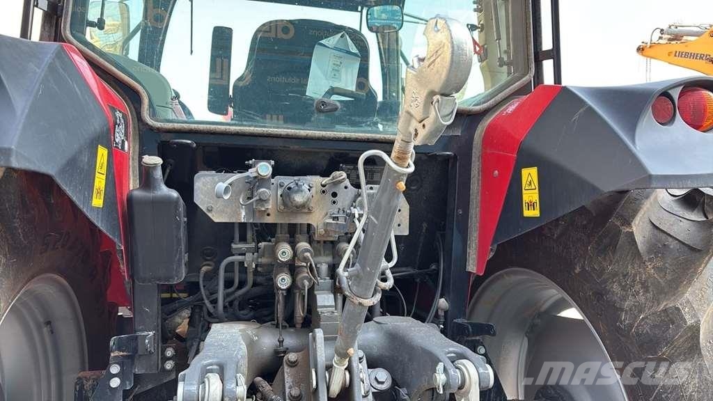 Massey Ferguson MF 5712 M Traktori