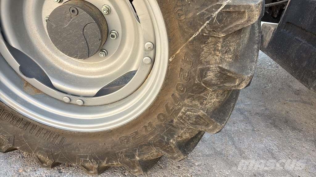 Massey Ferguson MF 5712 M Traktori