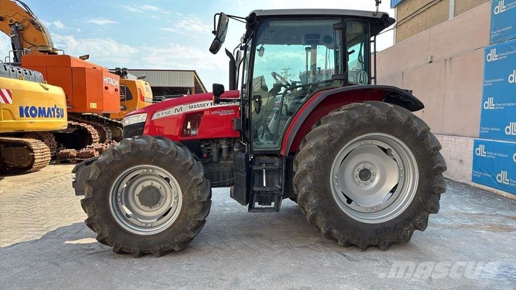 Massey Ferguson MF 5712 M Traktori