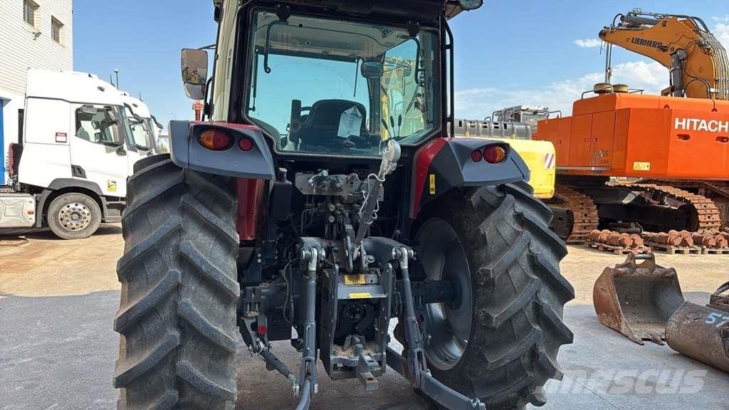 Massey Ferguson MF 5712 M Traktori