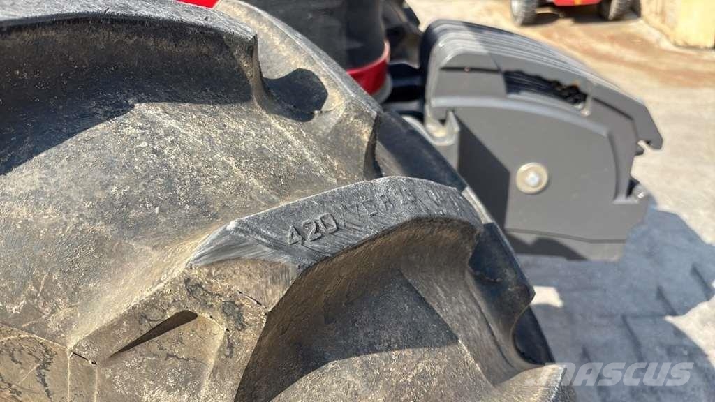 Massey Ferguson MF 5712 M Traktori