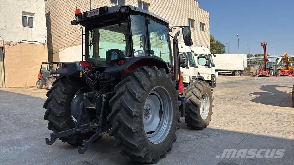 Massey Ferguson MF 5712 M Traktorer