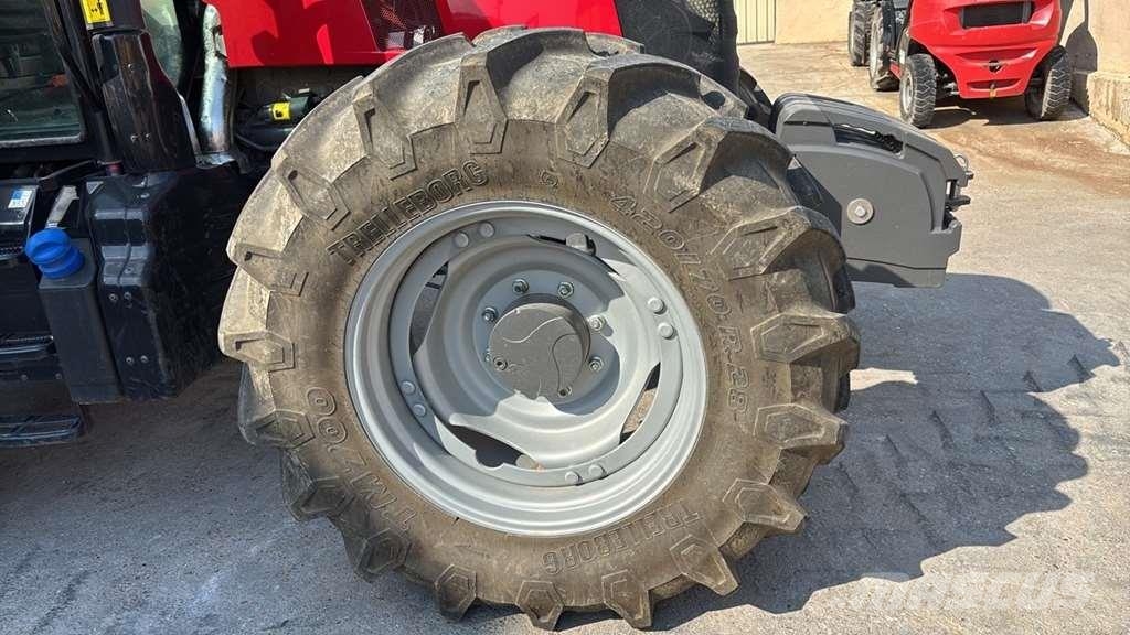 Massey Ferguson MF 5712 M Traktori