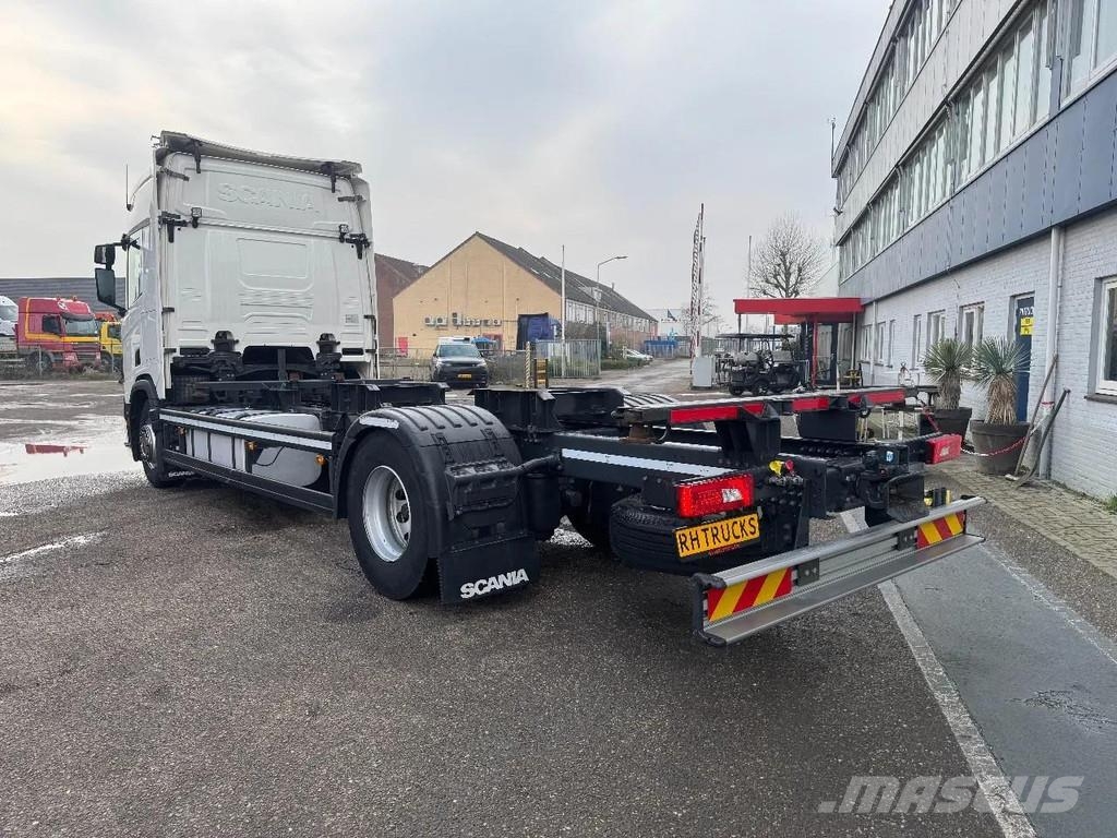 Scania R410 NGS 4X2 EURO 6 BDF CHASSIS RETARDER ROCKINGER Camiones con gancho