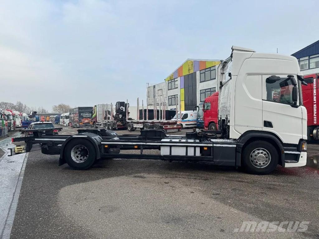 Scania R410 NGS 4X2 EURO 6 BDF CHASSIS RETARDER ROCKINGER Camiones con gancho
