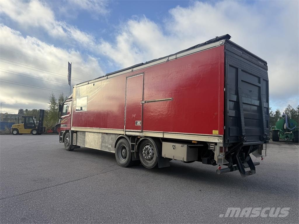 Mercedes-Benz Actros Kamperi i kamp prikolice