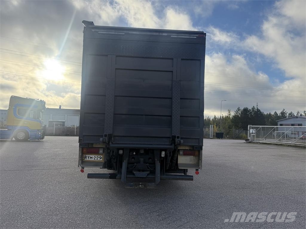 Mercedes-Benz Actros Kamperi i kamp prikolice