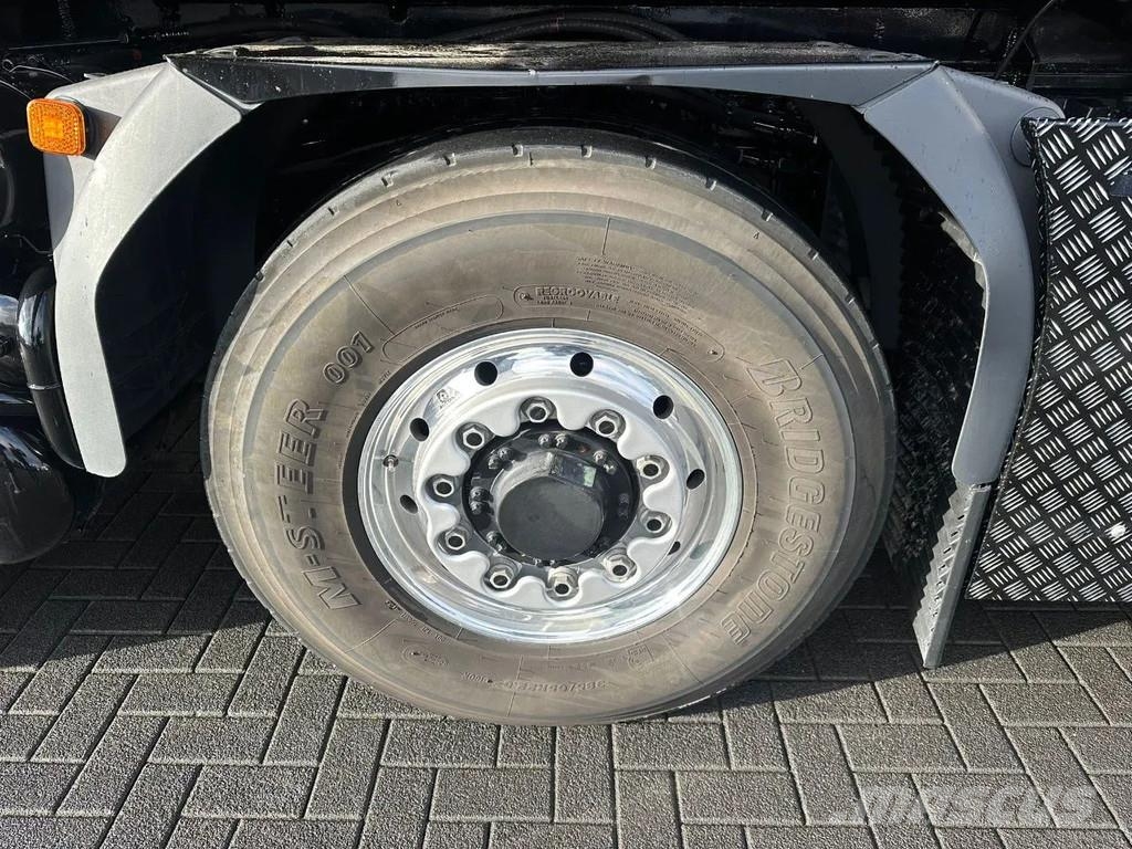 MAN TGS 35.520 OPEN LAADBAK MET EFFER iQ.1400 HP-9 KRA Автокранове