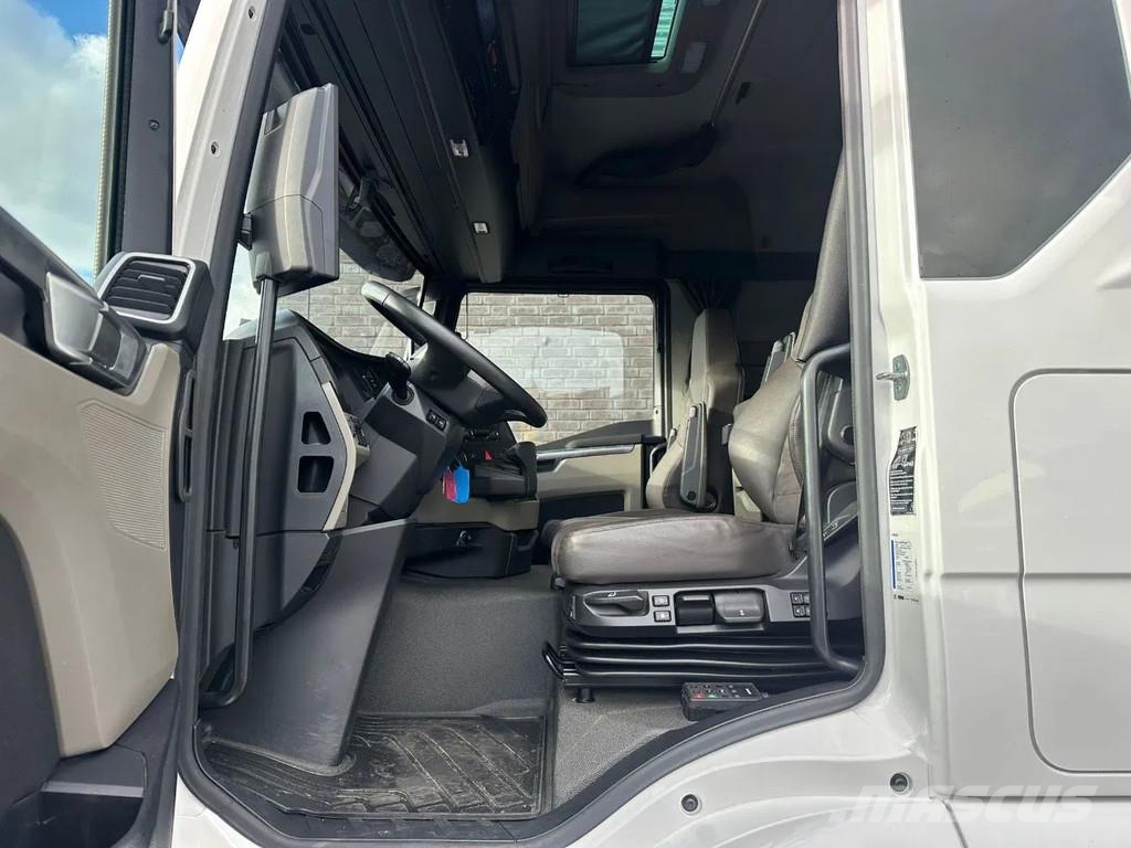 MAN TGS 35.520 OPEN LAADBAK MET EFFER iQ.1400 HP-9 KRA Автокранове