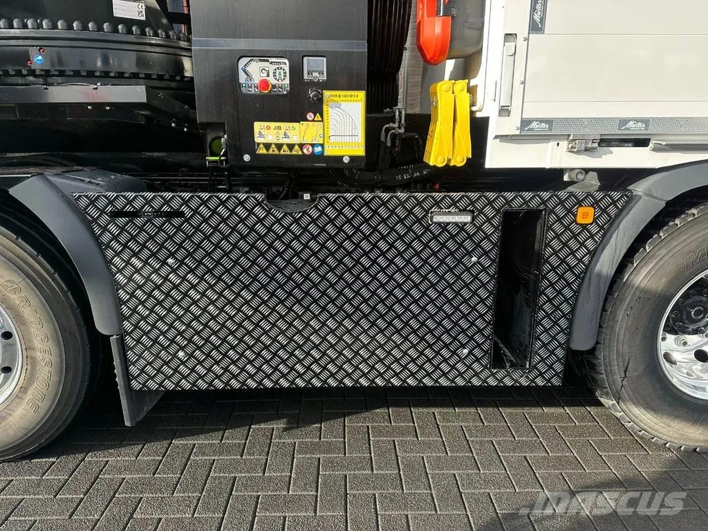 MAN TGS 35.520 OPEN LAADBAK MET EFFER iQ.1400 HP-9 KRA Автокранове