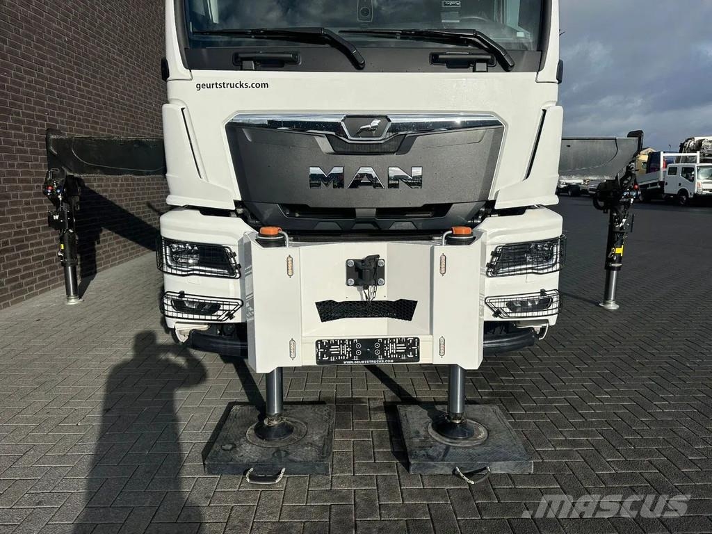 MAN TGS 35.520 OPEN LAADBAK MET EFFER iQ.1400 HP-9 KRA Автокранове