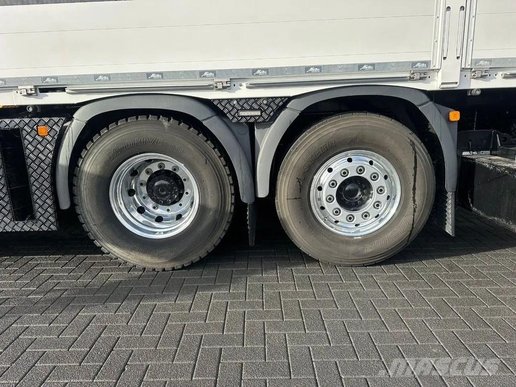 MAN TGS 35.520 OPEN LAADBAK MET EFFER iQ.1400 HP-9 KRA Автокранове