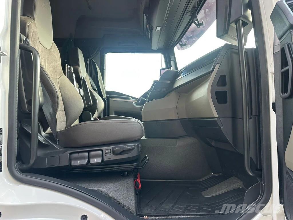 MAN TGS 35.520 OPEN LAADBAK MET EFFER iQ.1400 HP-9 KRA Автокранове