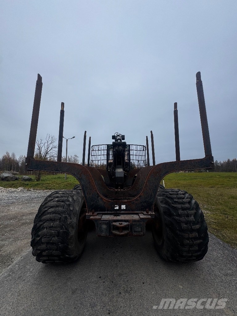 John Deere 1910 G Forwarders