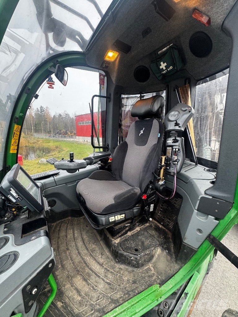 John Deere 1910 G Forwarders