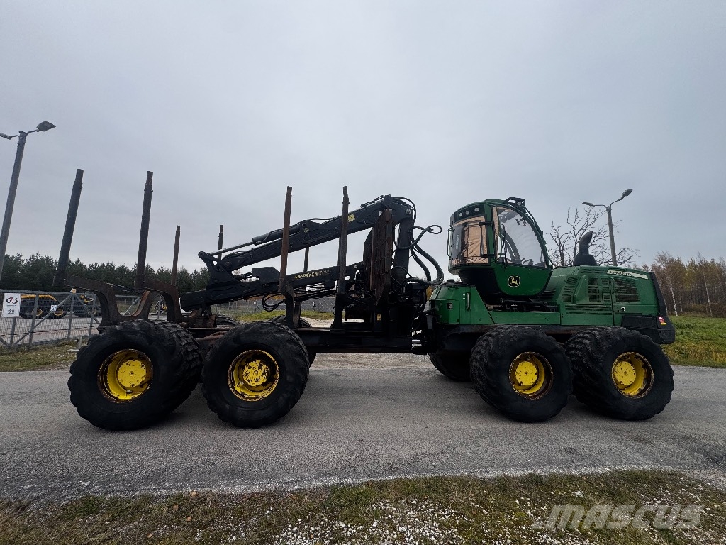 John Deere 1910 G Forwarders