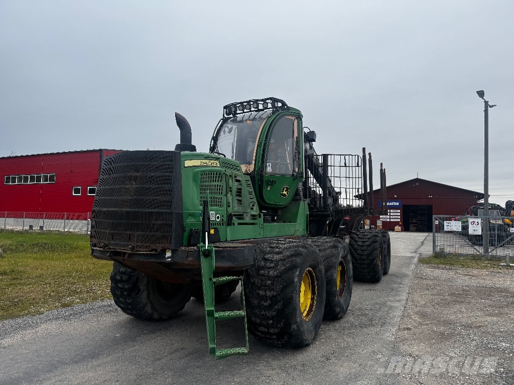 John Deere 1910 G Forwarders