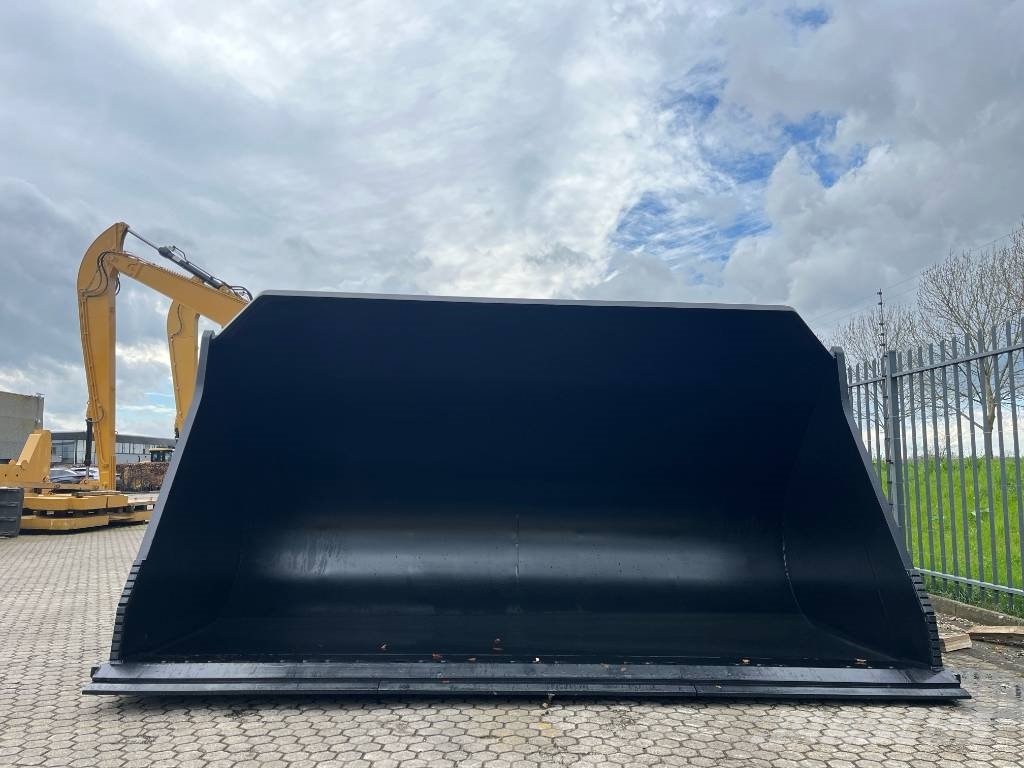 CAT 988K Heavy Duty bucket Hardox 500 made in Sweden Buckets