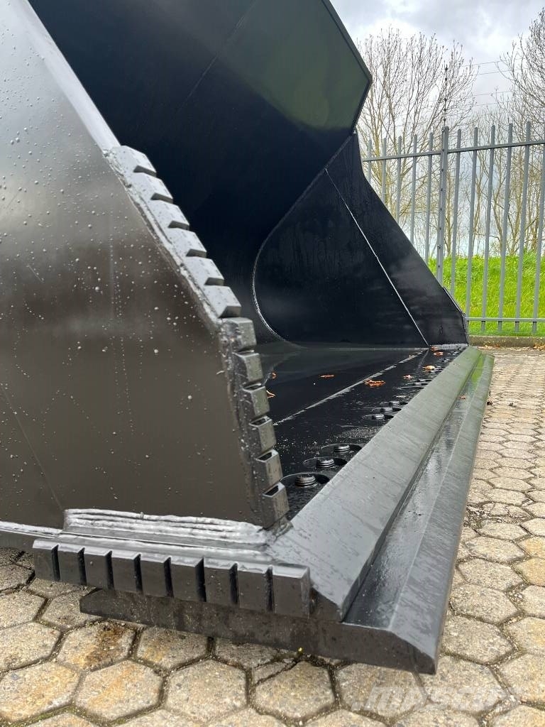 CAT 988K Heavy Duty bucket Hardox 500 made in Sweden Buckets