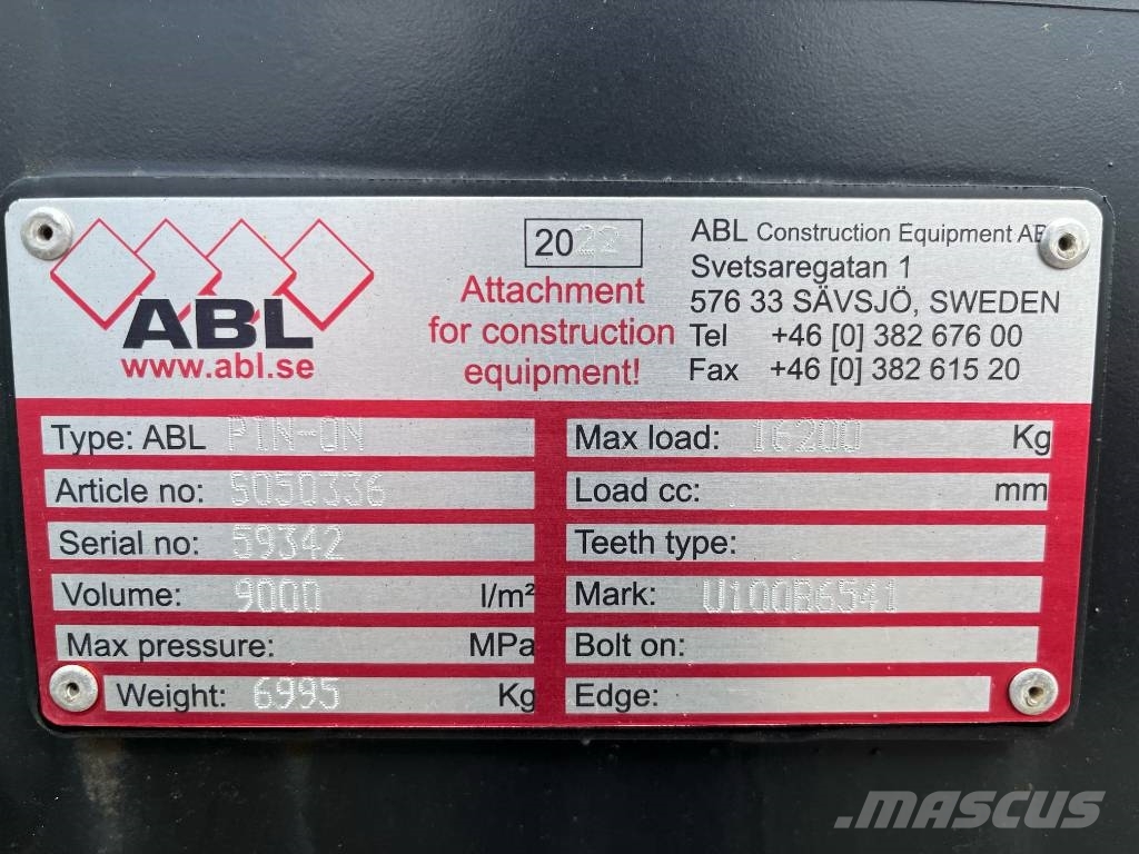 CAT 988K Heavy Duty bucket Hardox 500 made in Sweden Buckets