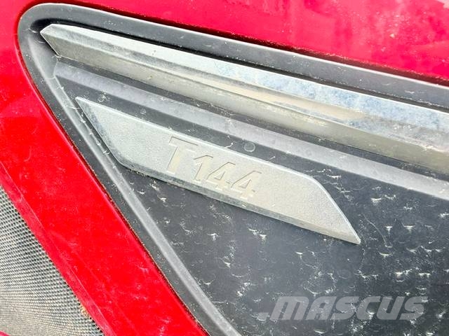 Valtra T144 Hitech, 2018, 3.495 uur! Tractores