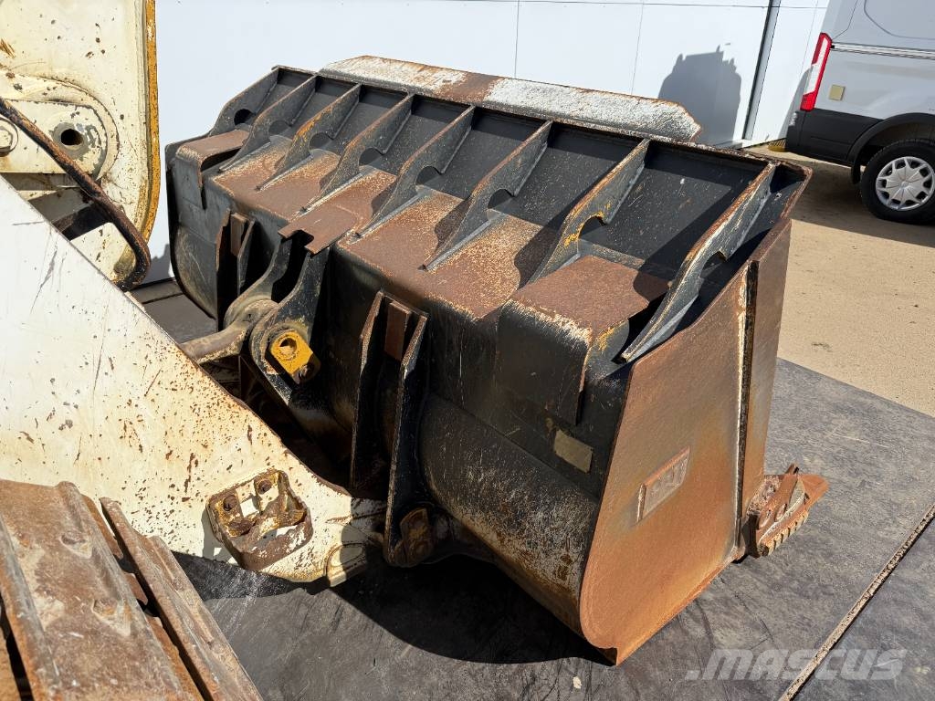 CAT 963D - Ripper / Airco / CE Certified Rupsladers