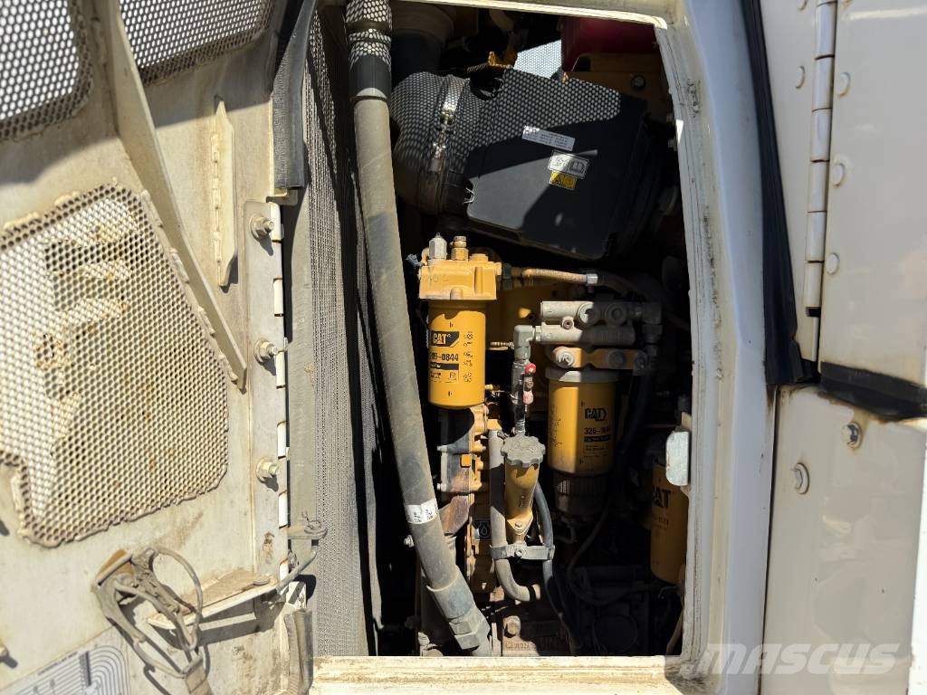 CAT 963D - Ripper / Airco / CE Certified Rupsladers