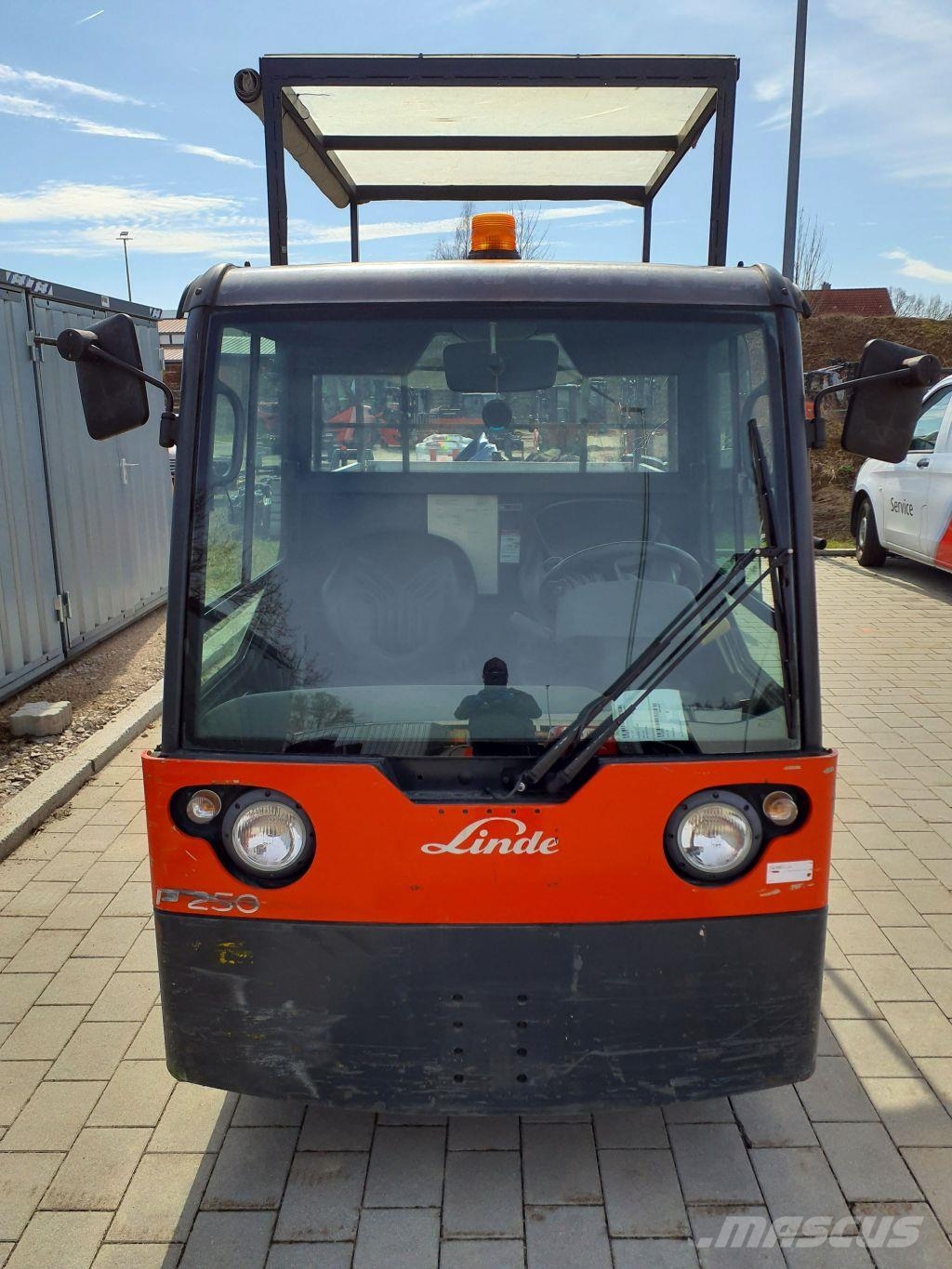 Linde P250 Тягачі колісні